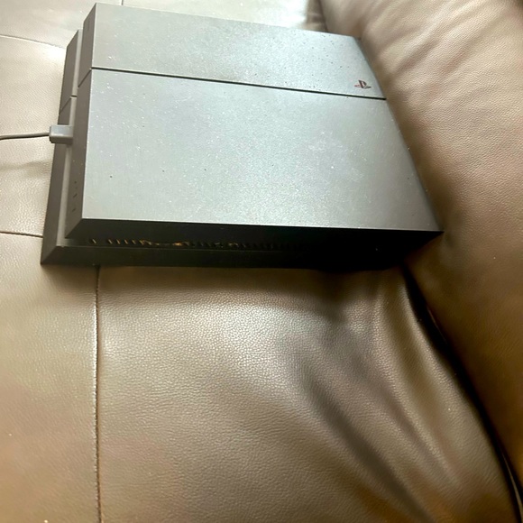 PS4 Gaming System - Picture 6 of 6